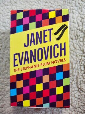 Janet Evanovich Stephanie Plum 3-Book Box Set Paperback Two One Three Mystery